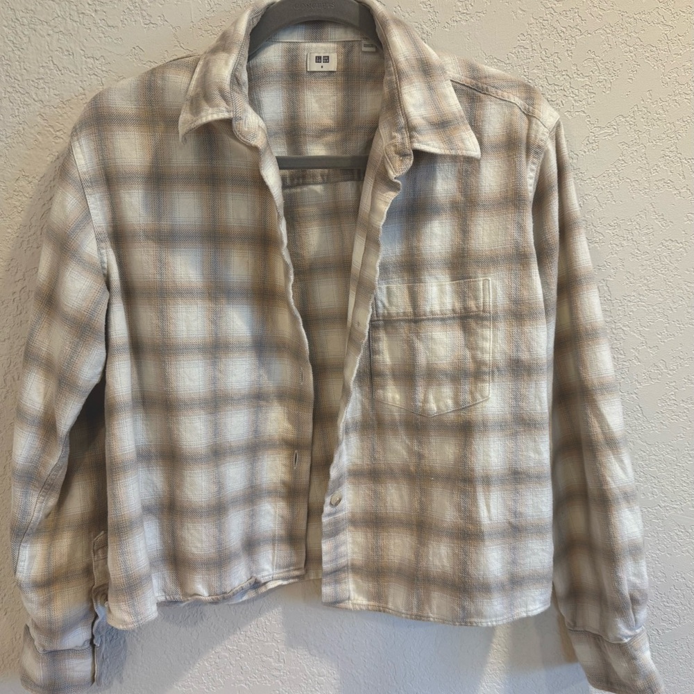 Uniqlo Cropped Plaid Button-Up Shirt